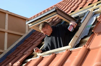 Pose de fenêtres de toit Velux à Civrieux